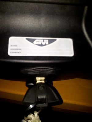 BMW Schlüssel in GIVI V47.jpg